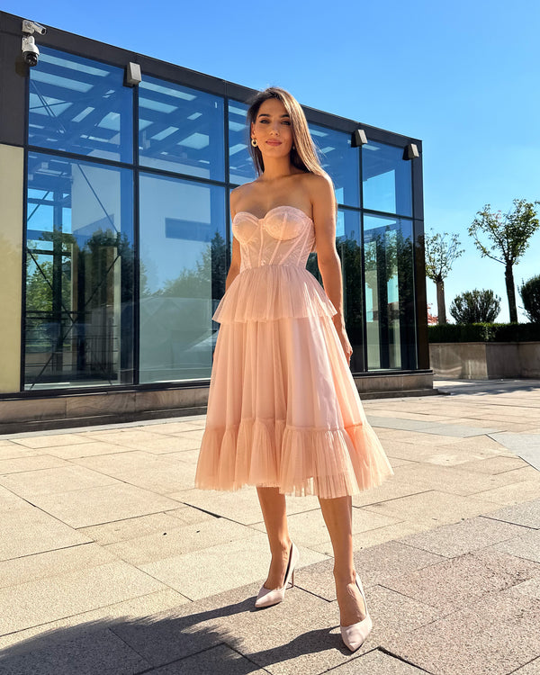 Elegant pink dress with lace