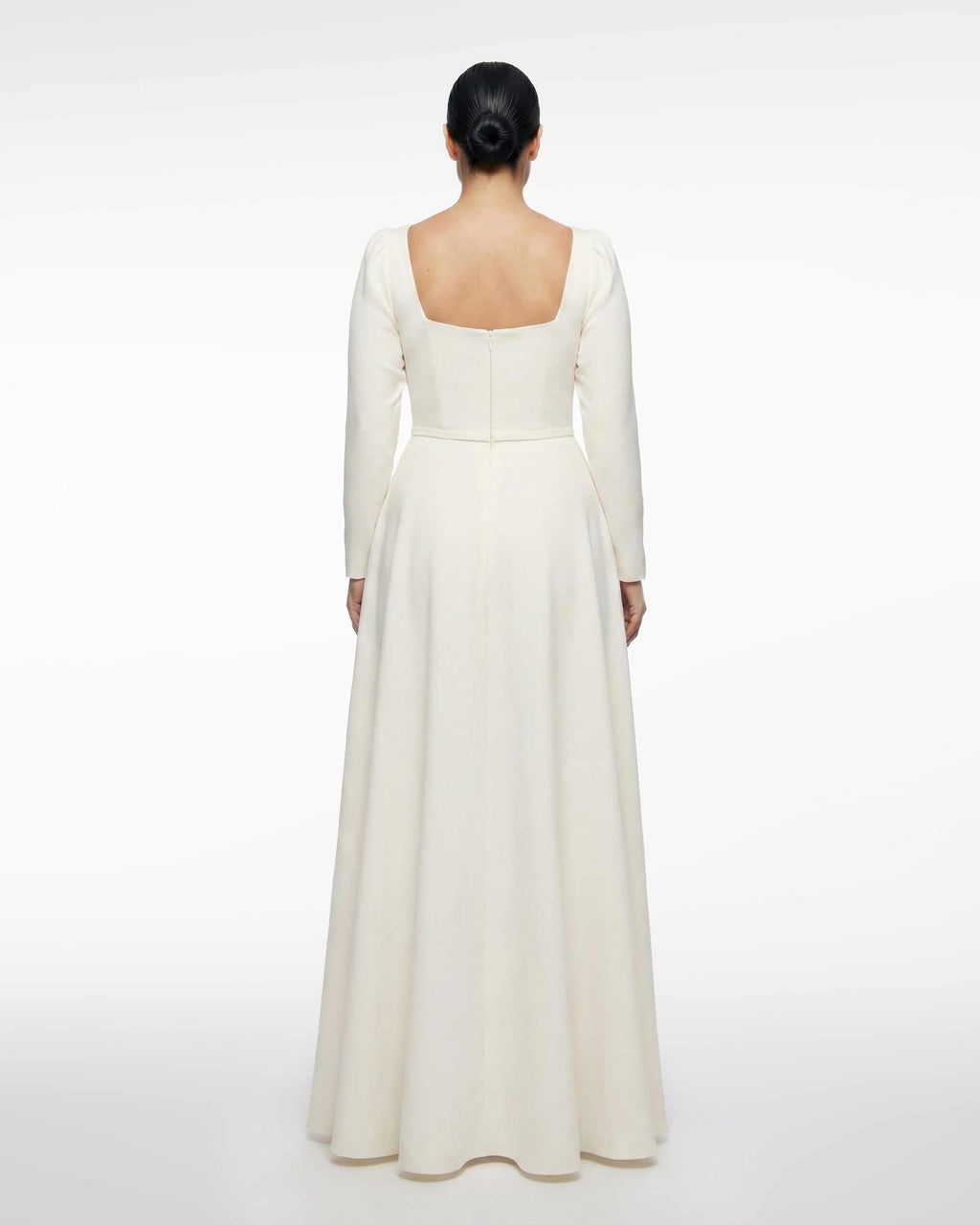 Classic wedding dress, square neckline, long sleeves 