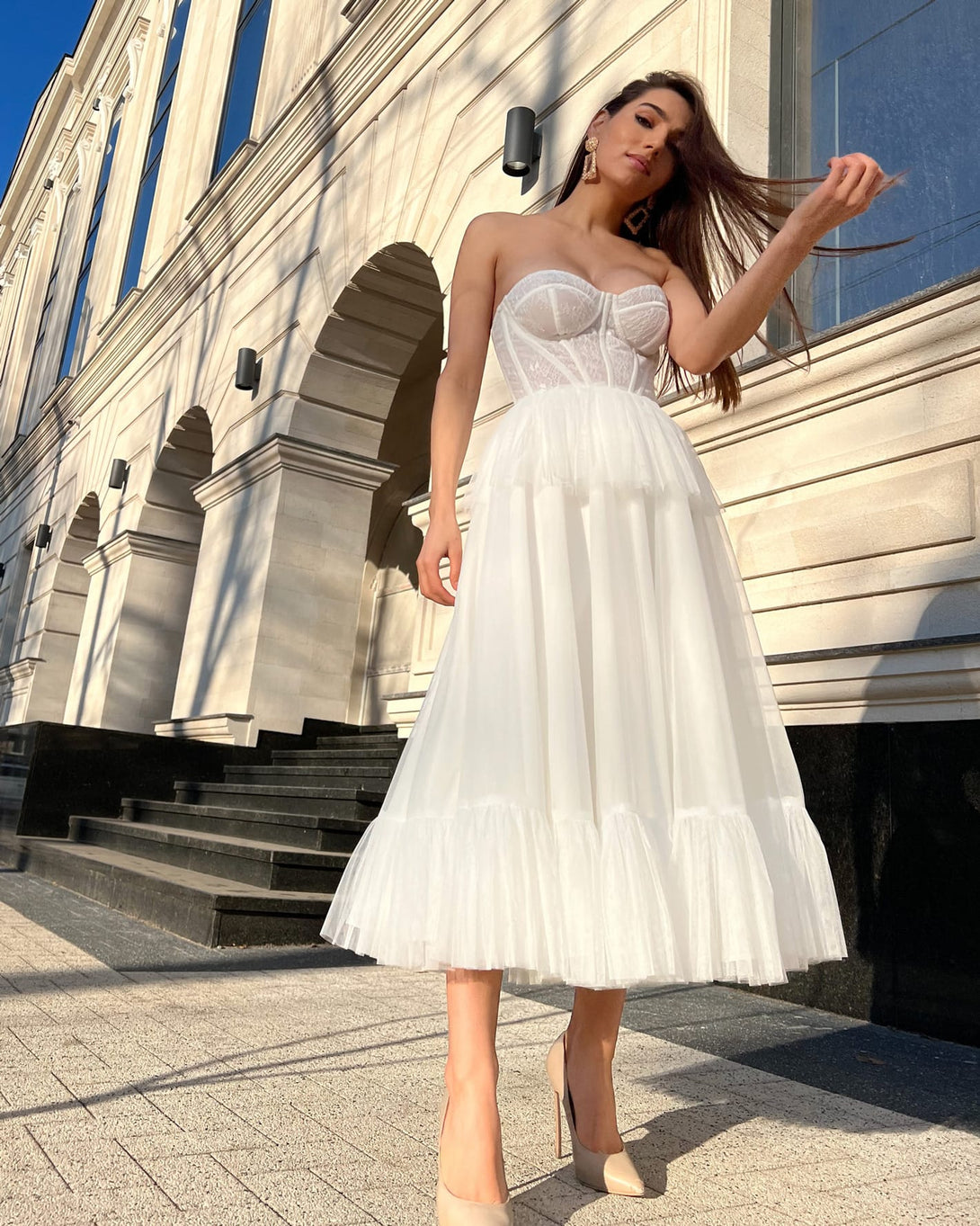 Rochie eleganta alba midi cu corset si dantela - BELLADRESS