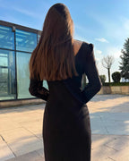 Rochie eleganta cu slit si maneci lungi, vedere spate.