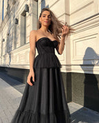 Rochie eleganta cu corset din dantela pentru petrecere.